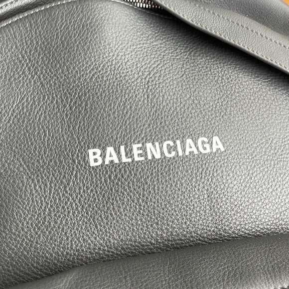 Balenciaga backpack. Great condition a little scratch on one handle-see pictures - Picture 5 of 14